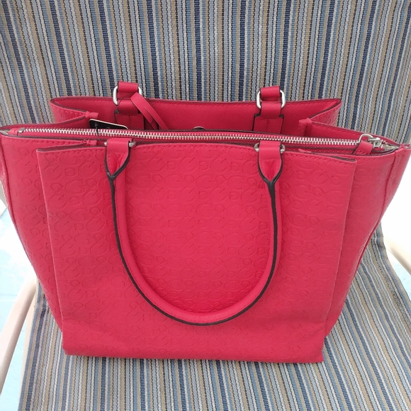 Guess handbag - Picture 2 of 10